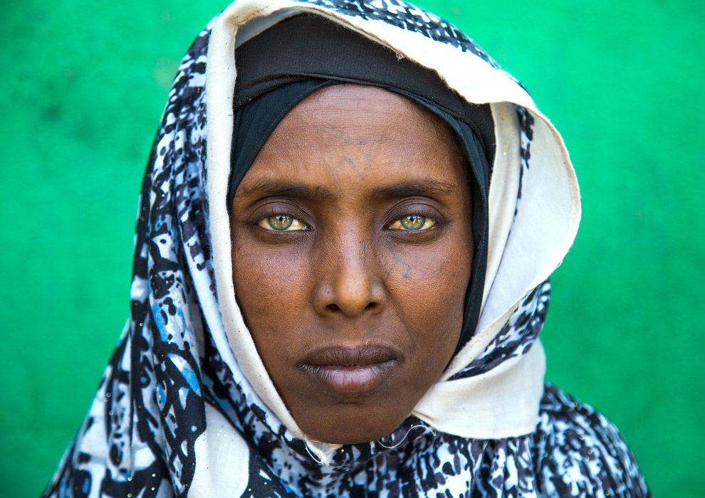 В Эфиопии сохраняется традиция нанесения татуировки на лицо