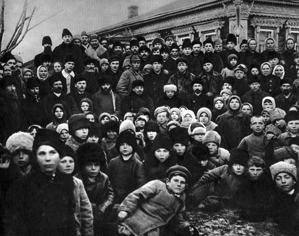 Что сделал Ленин для людей, когда пришёл к власти.