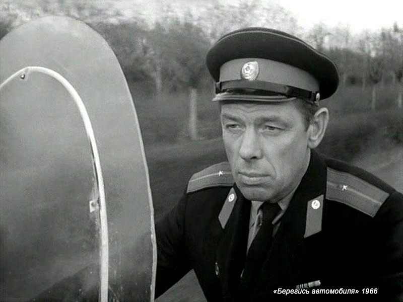 Георгий Жжёнов. «Моя жизнь - сплошная ошибка» Георгий Жжёнов. «Моя жизнь - сплошная ошибка»