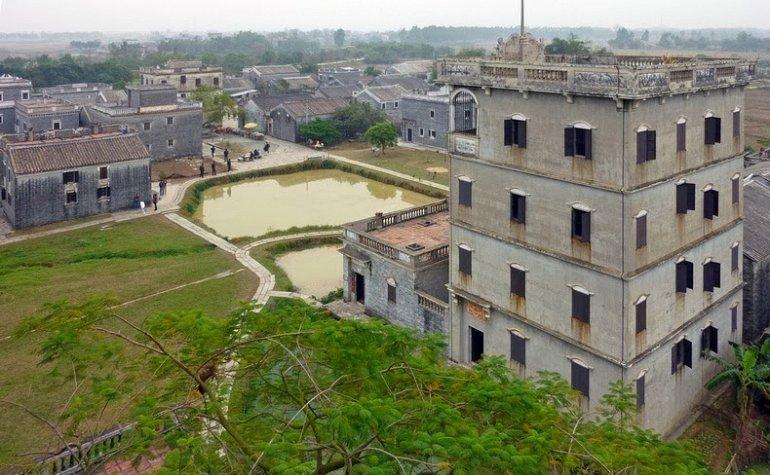 8 фото китайских крепостей, которые похожи на свечки