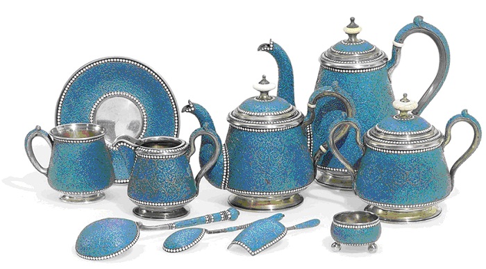 Чайно-кофейный сервиз 1890–1892 гг. Оценен а. д. Christie's в 15000–25000 USD (апрель 2000 г.) Чайно-кофейный сервиз 1890–1892 гг. Оценен а. д. Christie's в 15000–25000 USD (апрель 2000 г.)