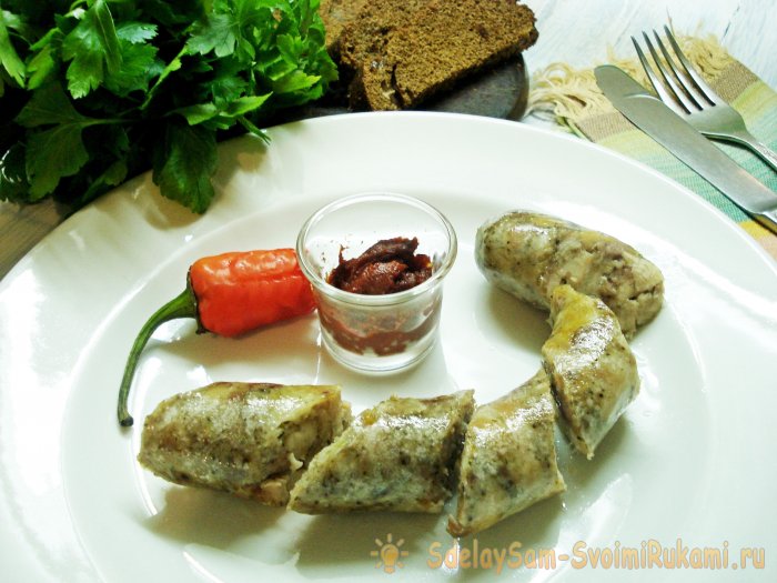 Вкусная и недорогая домашняя колбаса из куриных бедер и свиного фарша