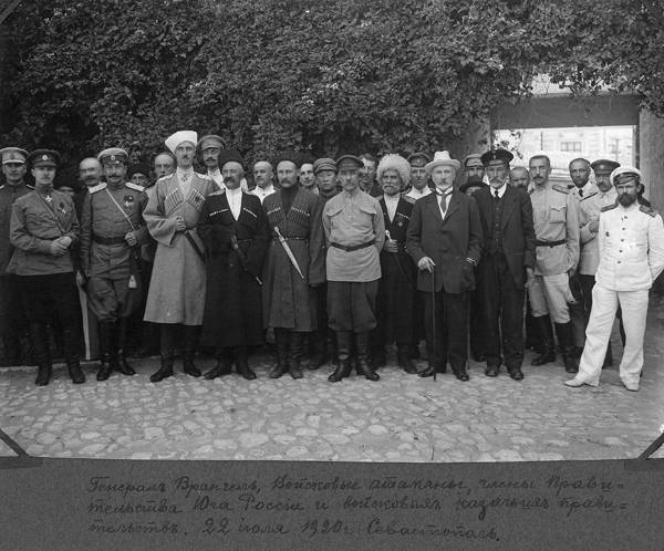 С возвращением, белая армия, черный барон?.. С возвращением, белая армия, черный барон?..