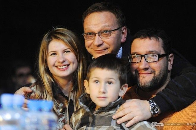 Смешная ушастая девочка из Ералаша превратилась в роковую красотку