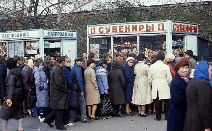 10 дефицитных вещей, ради которых люди в Советском Союзе не жалели себя 10 дефицитных вещей, ради которых люди в Советском Союзе не жалели себя