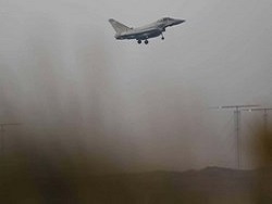 СМИ сообщили о мощных взрывах на иранской военной базе около Алеппо