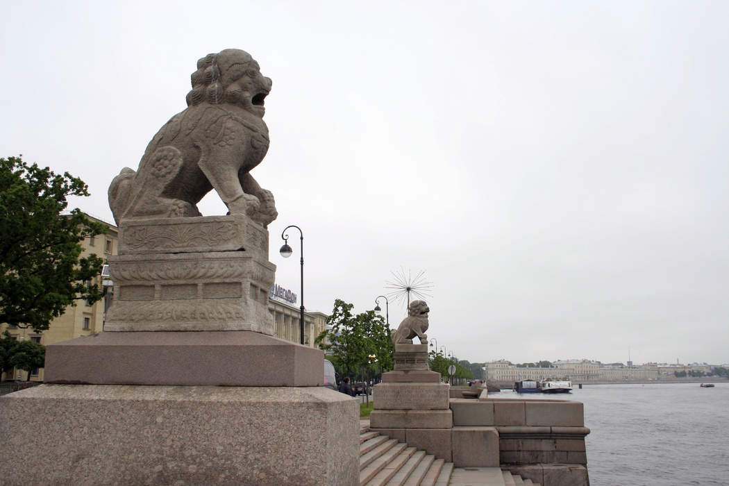 30 самых необычных скульптур в Петербурге