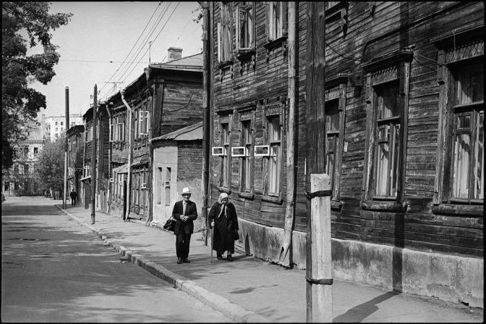 Уличные фотографии Владимира Сычёва – человека, который первым показал Западу повседневную жизнь советских людей Уличные фотографии Владимира Сычёва – человека, который первым показал Западу повседневную жизнь советских людей