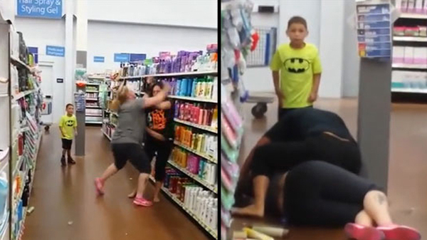 Эти люди просто пришли за покупками в американский супермаркет Walmart