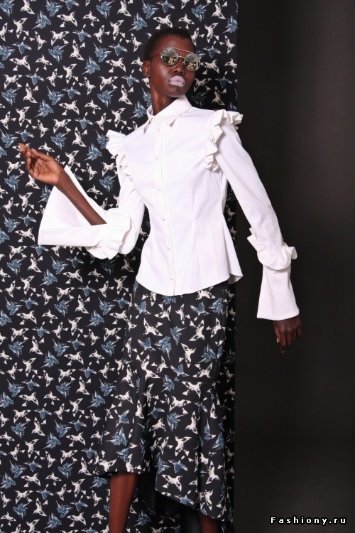 Christian Siriano pre-fall 2017 -- женственно, элегантно и без демонстративной сексуальности Christian Siriano pre-fall 2017 -- женственно, элегантно и без демонстративной сексуальности