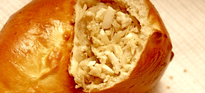 Пирожки с цветной капустой и яйцами
