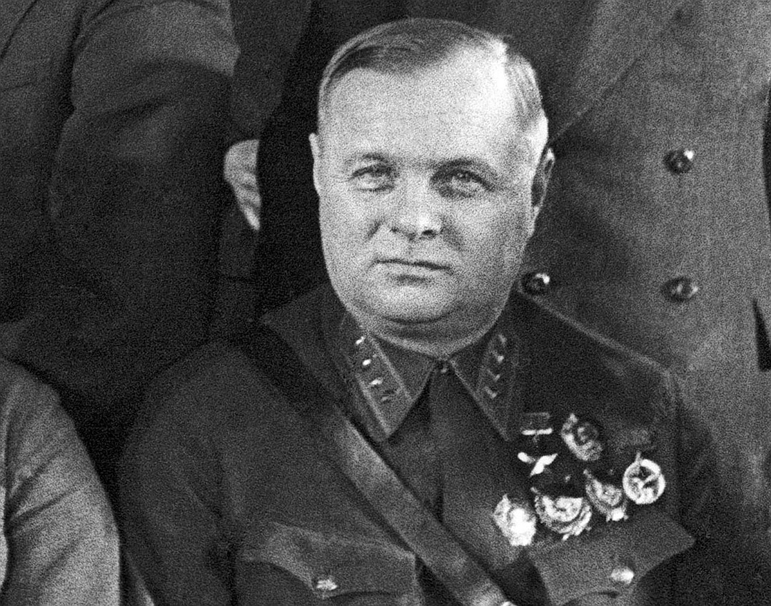 Совещание после окончания Финской войны в Ленинграде, 1940 год. Командующий военным округом Мерецков во Дворце Урицкого. Фото Я. Халипа (Фотохроника ТАСС)