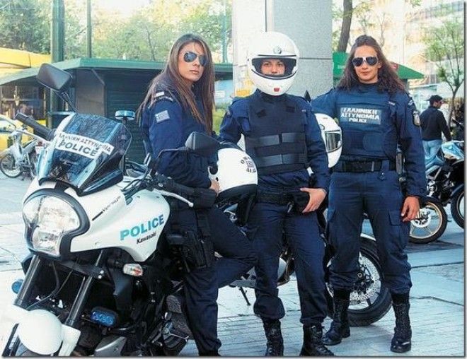 LКак выглядят девушкиполицейские в 30 странах мира
