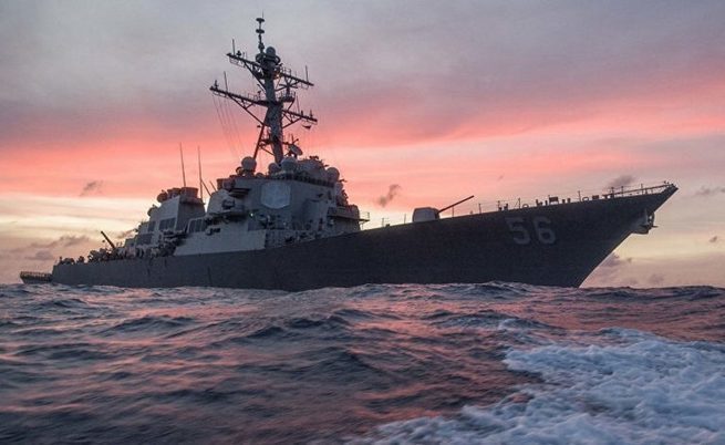 Эсминец США прошёл «мимо тёщиного дома» Эсминец США прошёл «мимо тёщиного дома»