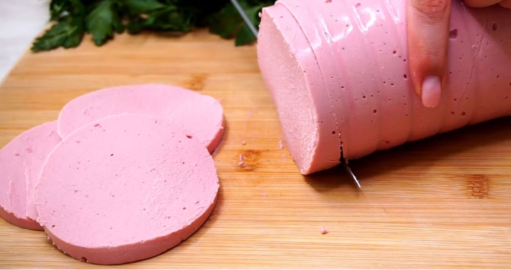 Домашняя варёная колбаса. Все очень просто и вкусно Домашняя варёная колбаса. Все очень просто и вкусно