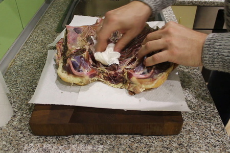 Вяленая утка целиком. нежное деликатесное мясо: фото шаг 7 Вяленая утка целиком. нежное деликатесное мясо: фото шаг 7