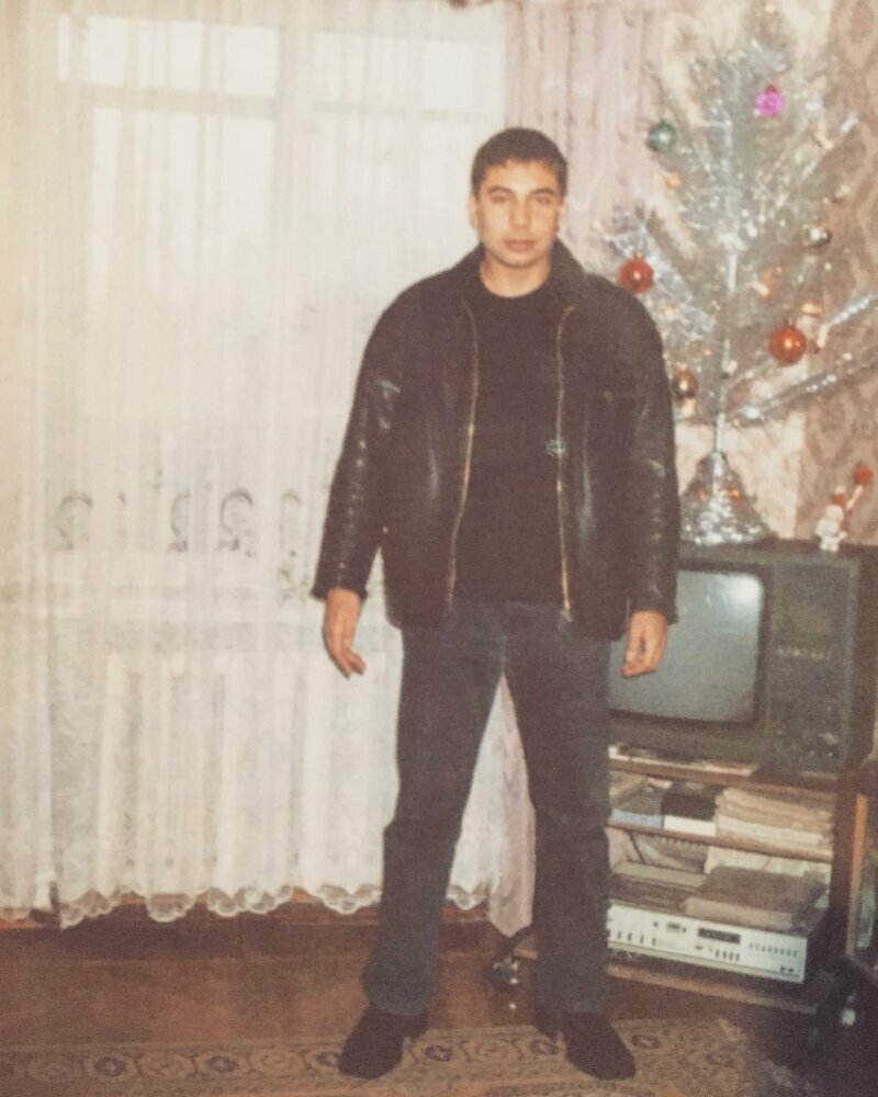 Как наряжались модники 90-х Как наряжались модники 90-х