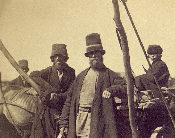 Почему русские обращаются по имени-отчеству