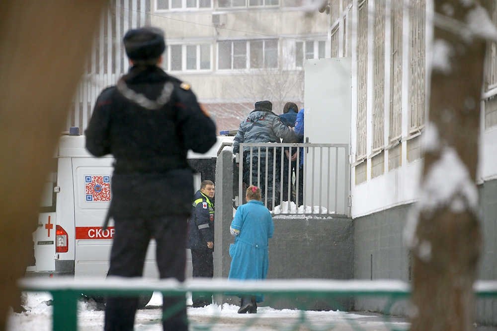 "Школьника с ножом" госпитализируют на три месяца "Школьника с ножом" госпитализируют на три месяца