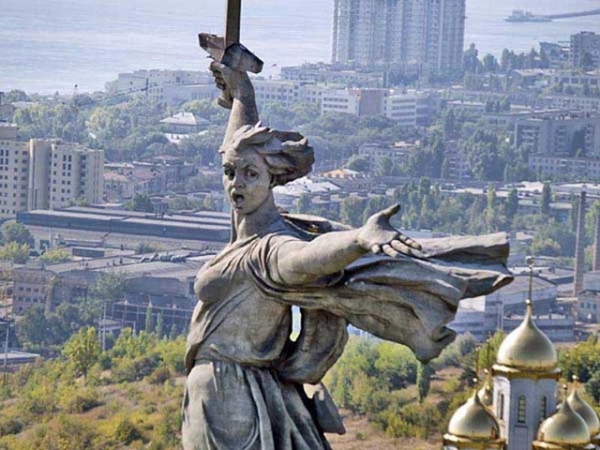 http://bssb.be/wp-content/uploads/2016/04/13a-stalingrad-gorod-geroj-video..jpg