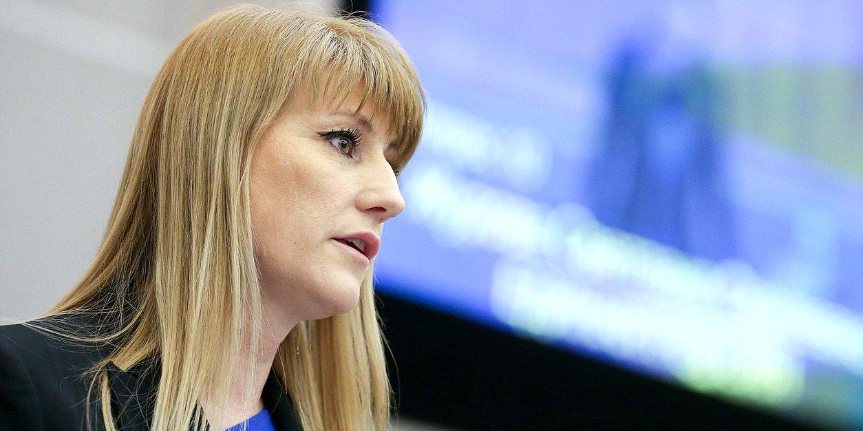 Стала уважаемым человеком и тут такое: Журова пожалела о своих откровенных снимках (фото)