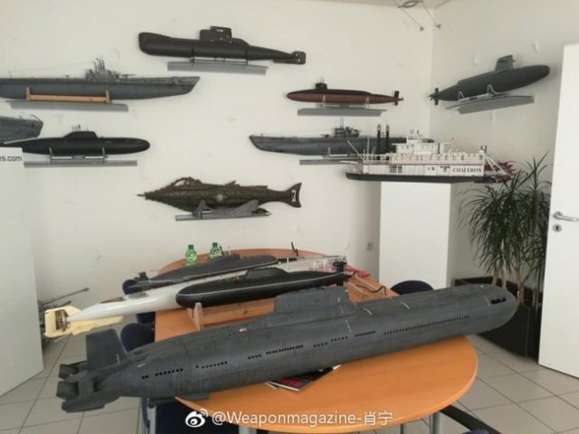 На предприятии по производству радиоуправляемых моделей кораблей (9 фото)
