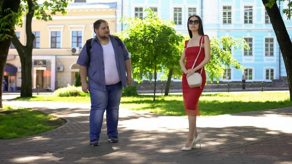 Мужчины больше не хотят развлекать женщин на свиданиях. Говорят, утомительно
