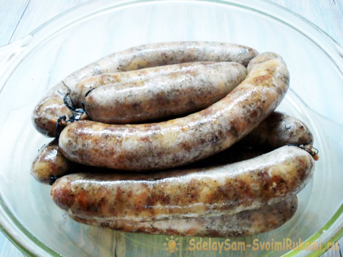 Вкусная и недорогая домашняя колбаса из куриных бедер и свиного фарша