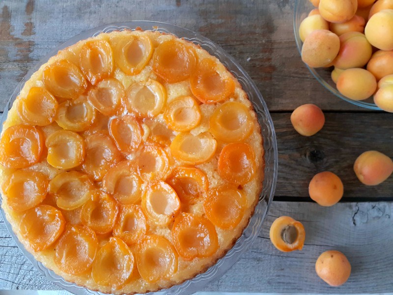 Перевёрнутый абрикосовый пирог (Upside-Down Apricot Cake)