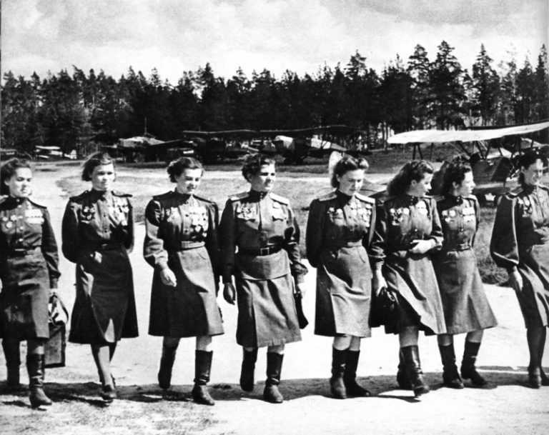 «Ночные ведьмы» - Почему фашисты так боялись 46-ой гвардейский женский Таманский авиаполк