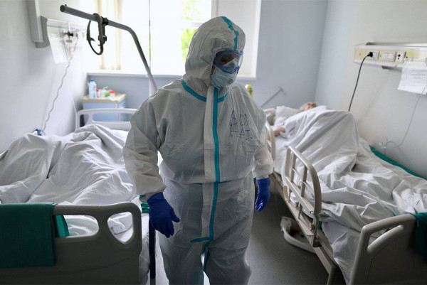 За сутки в России выявили 8338 новых случаев заражения коронавирусом