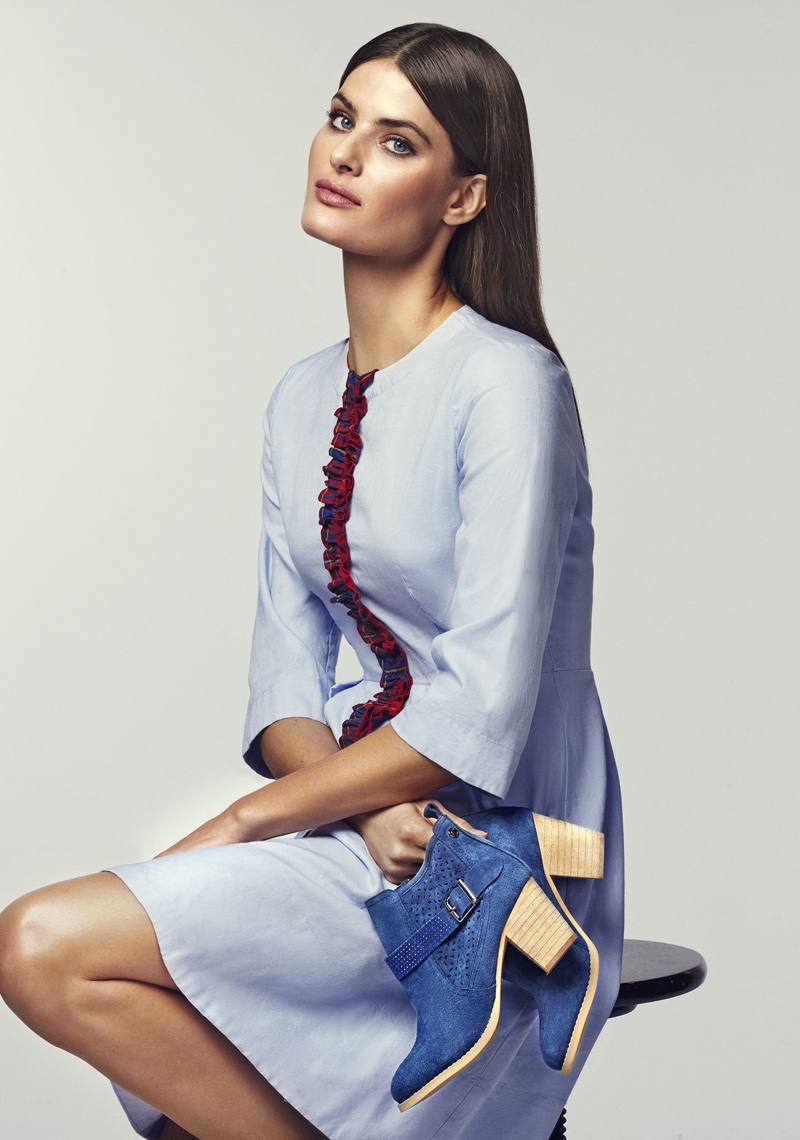 Изабели Фонтана весна-лето 2018 года от Carmela Shoes
