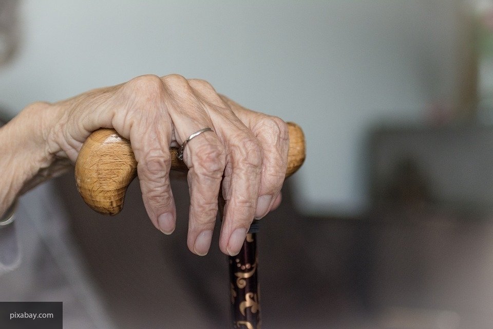 Социологи рассказали, о чем жалеют люди после 90 лет