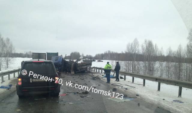 Фото с места ДТП с автобусом в Томской области