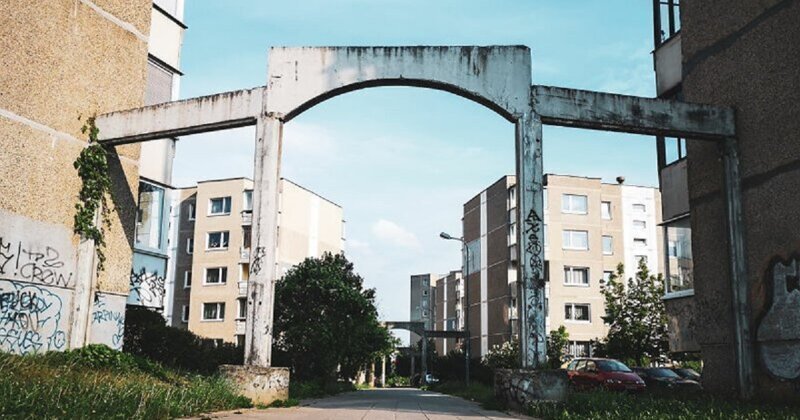 Вот как выглядит литовский микрорайон, где британцы снимали «Чернобыль»
