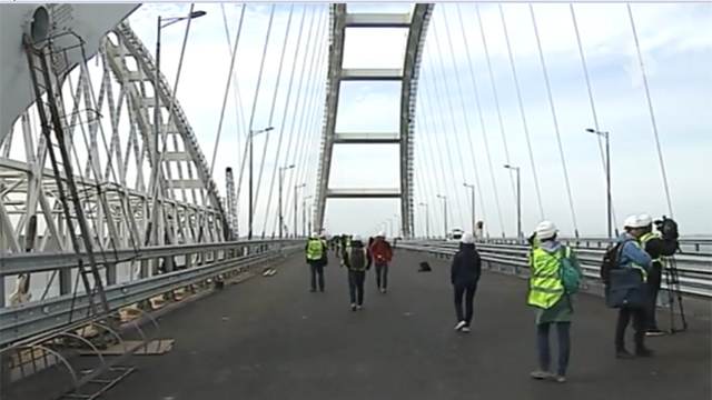 Автодорога Крымского моста успешно прошла все испытания