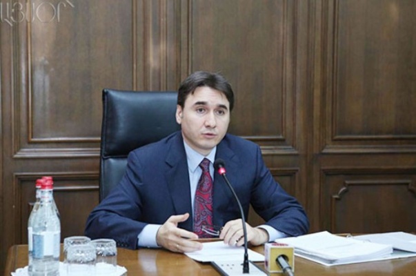 Вице-премьер и глава МИД Армении проводят в Москве консультации