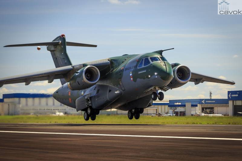 Бразильский военно-транспортный самолёт Embraer KC-390