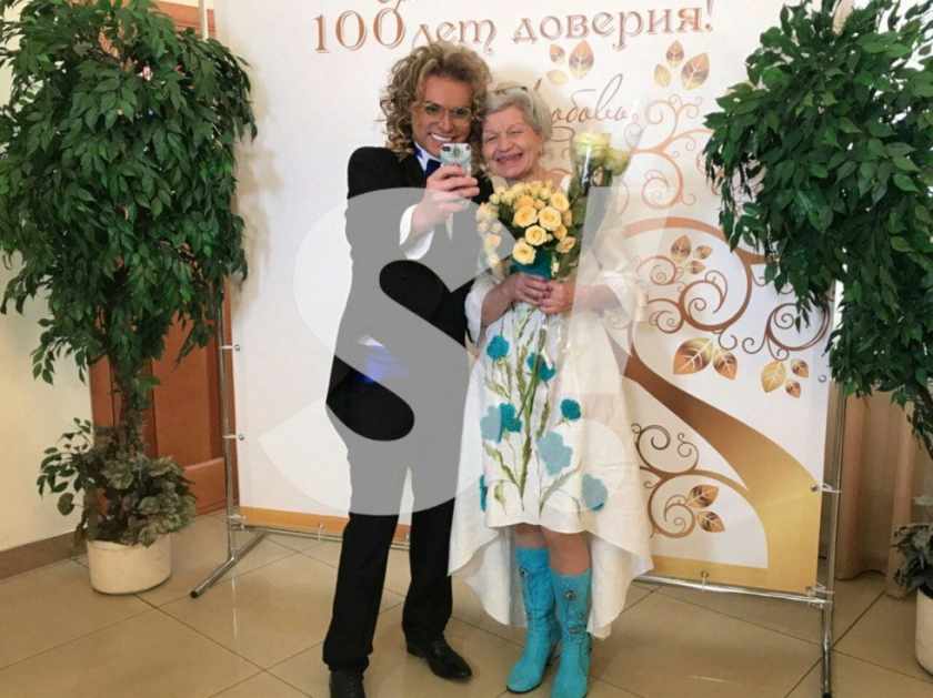 «Жиголо или альфонс?» — 5 самых известных пар российского шоу-бизнеса, где он гораздо моложе её «Жиголо или альфонс?» — 5 самых известных пар российского шоу-бизнеса, где он гораздо моложе её