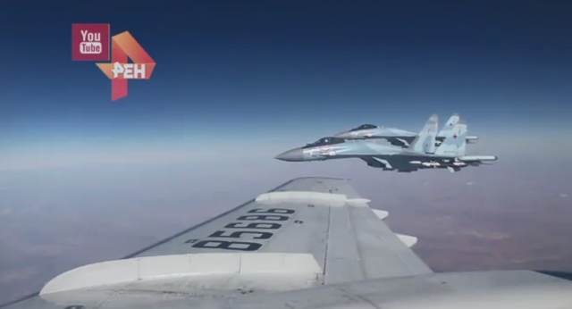 Минобороны РФ показало видео полета самолета Шойгу над Сирией