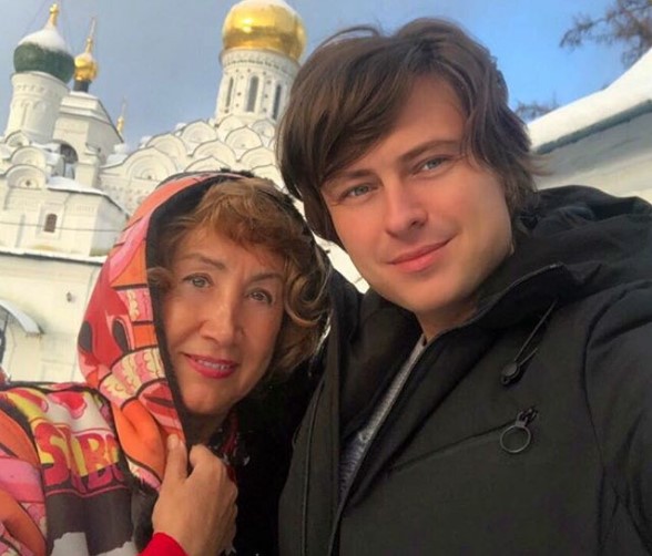 «Жиголо или альфонс?» — 5 самых известных пар российского шоу-бизнеса, где он гораздо моложе её «Жиголо или альфонс?» — 5 самых известных пар российского шоу-бизнеса, где он гораздо моложе её