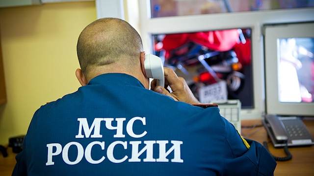 Экстренные службы проверяют информацию об обрушении в бизнес-центре в центре Москвы