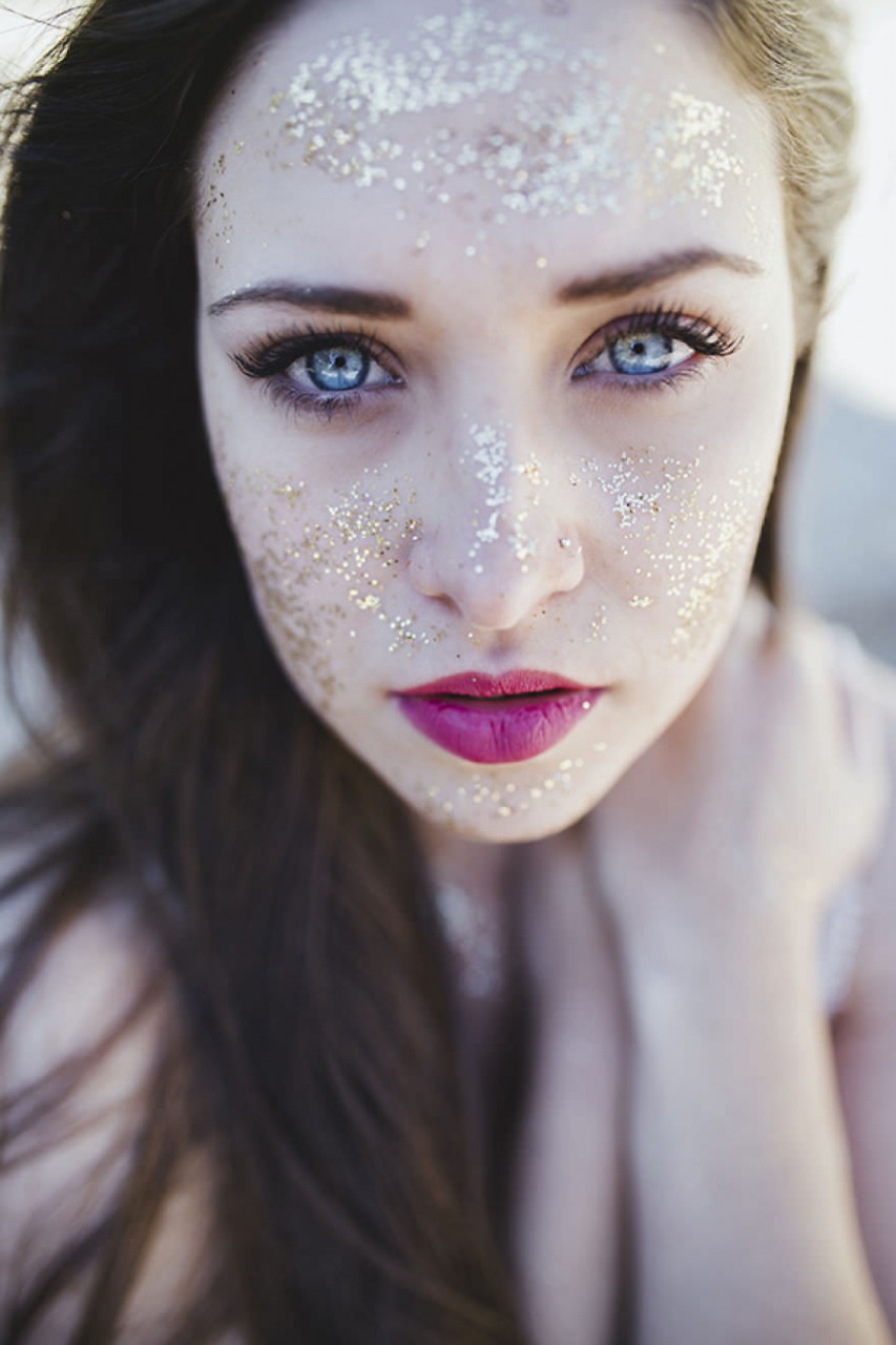 Photographer-inspired-by-a-blue-eyes-models-58974c01541d2__880