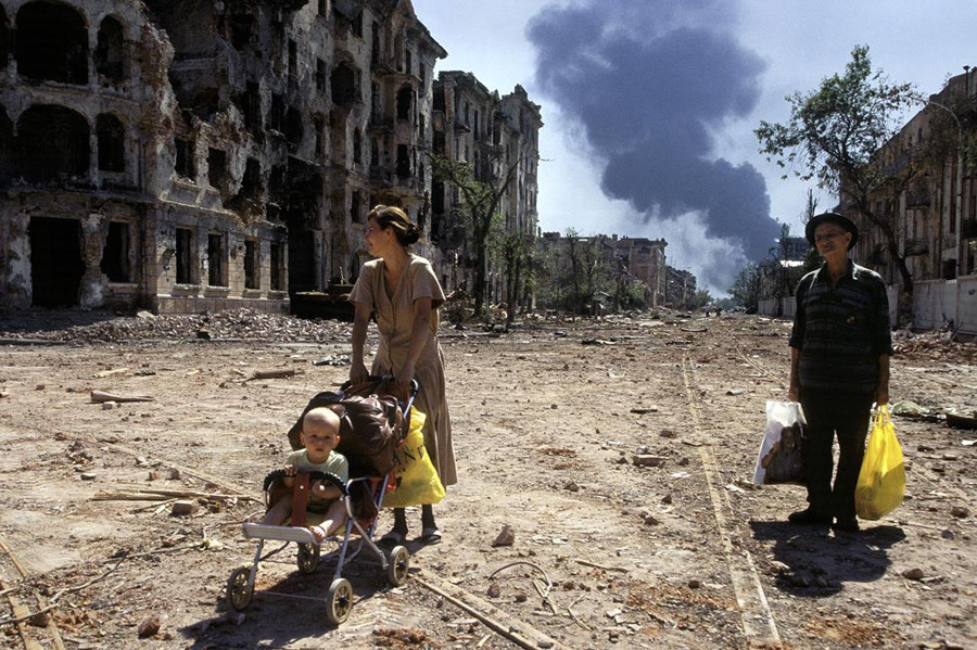 Laurent Van Der Stockt, 1996, august, Grozny.jpg Laurent Van Der Stockt, 1996, august, Grozny.jpg