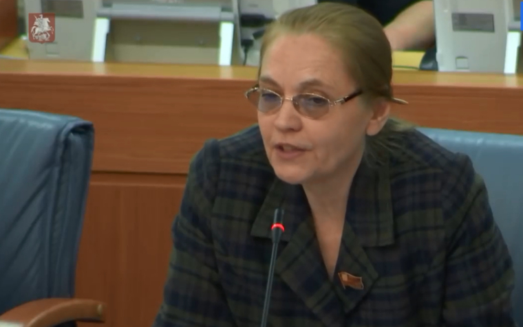 Депутат возмутилась «голосованием» коллег, пропустивших заседание. «Возьмите глаза в руки и посчитайте». ВИДЕО Депутат возмутилась «голосованием» коллег, пропустивших заседание. «Возьмите глаза в руки и посчитайте». ВИДЕО