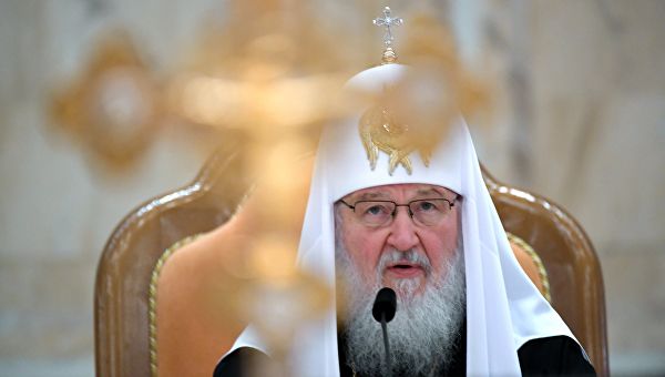 Оплаты по картам- первый шаг на пути к геям: Патриарх Кирилл отметил опасность отказа от наличности