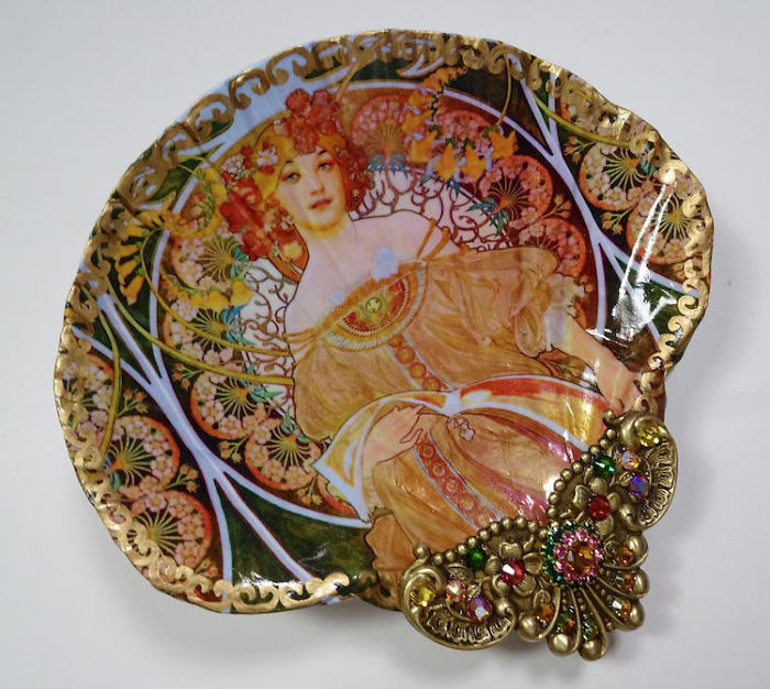 shell-art-jewelry-dishes-mary-kenyon-4-5c37e3950ca82__700.jpg