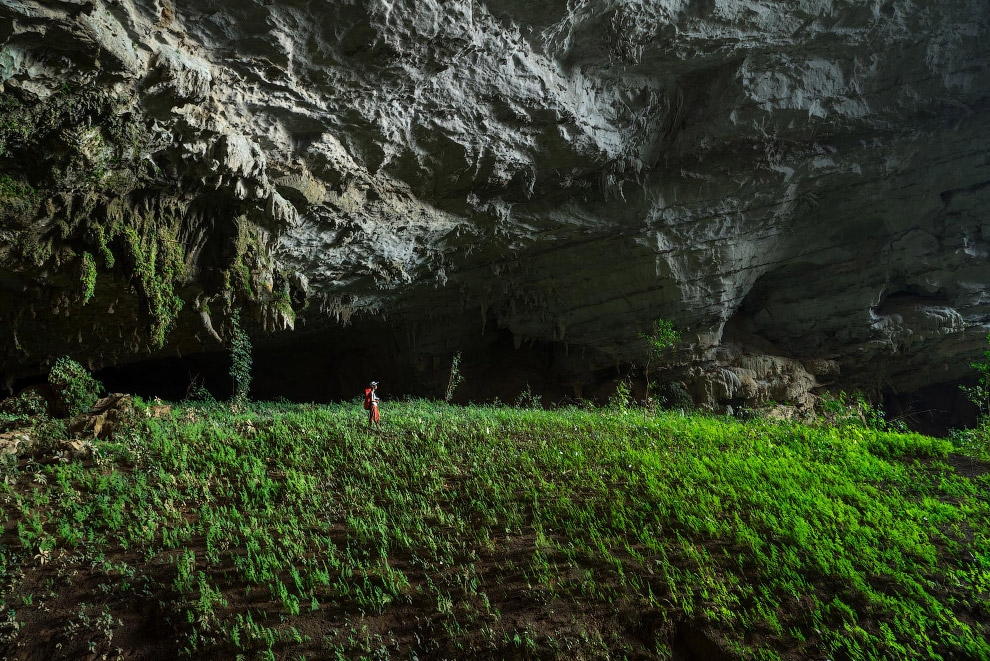 8 фото пещеры Tham Khoun в Лаосе, в которой можно снимать кино