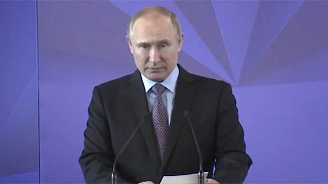 Путин: Российскому высшему образованию необходимы целеустремленные исследователи и преподаватели