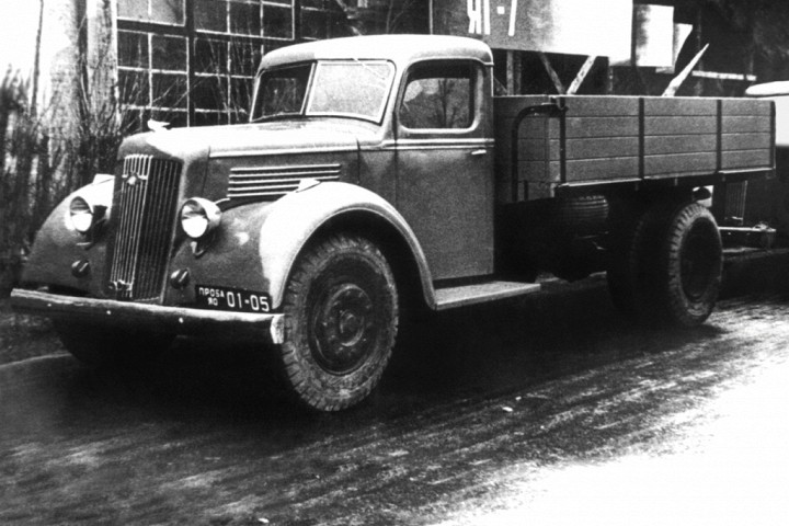 Довоенные грузовики в СССР: самый тяжелый, "самый украинский" и самые обтекаемые Довоенные грузовики в СССР: самый тяжелый, "самый украинский" и самые обтекаемые